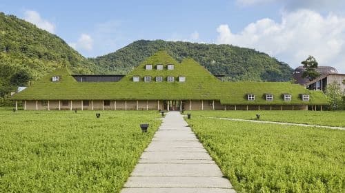 Jednodniowa wycieczka: taras widokowy Lake Biwa, chram Shirahige, świątynia Mangetsu-ji oraz Omi-Hachiman