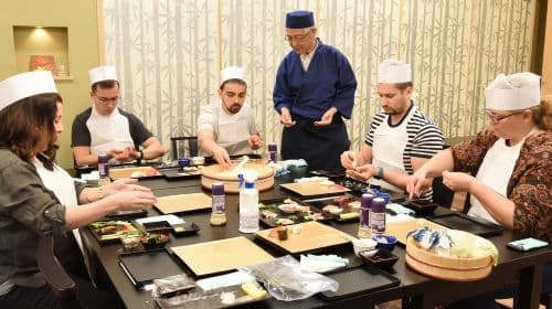 Tokyo: Tsukiji Market Guided Tour & Sushi-Making Experience Day Tours