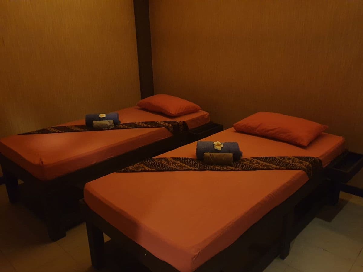 Treatment & Spa Package by Grand Majesty Spa Batam