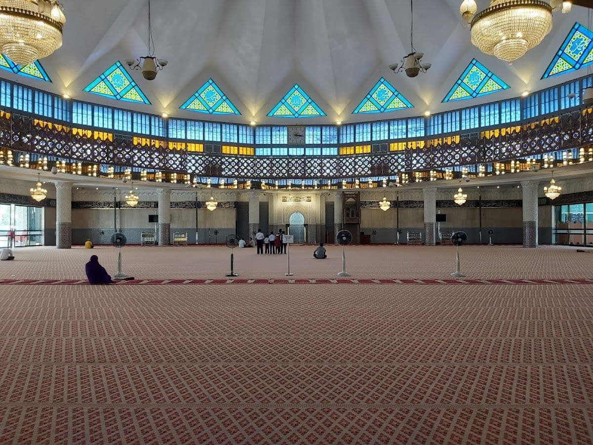 Visite privée des Batu Caves, de la Mosquée Nationale et tour religieux avec déjeuner Bana Leaf