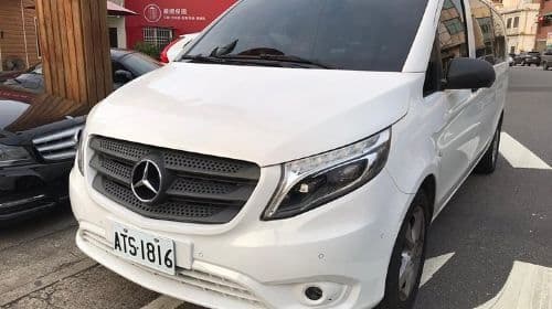 Bruns 9 seater, charter tour, business transfer, airport transfer, round-the-island charter tour