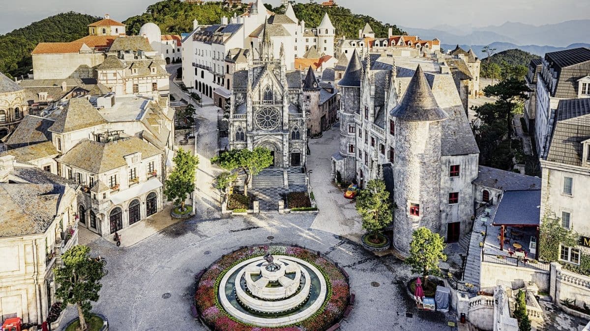 Ba Na Hills and Golden Bridge Private Day Tour from Da Nang