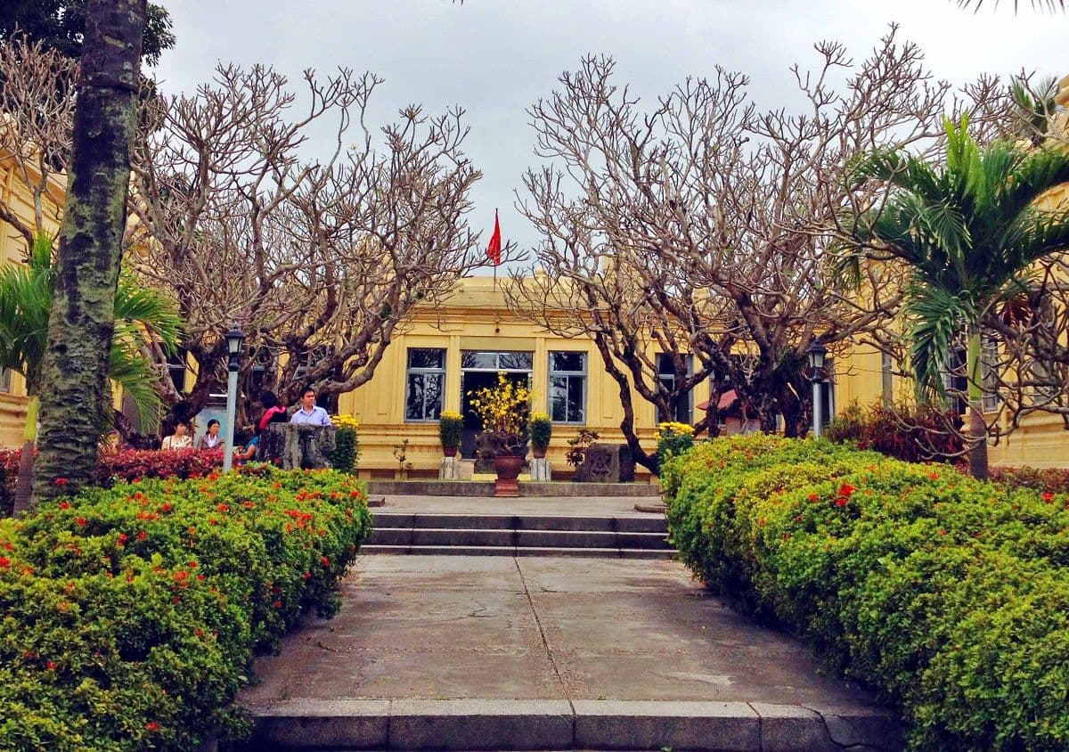 Da Nang City (With Local Food) and Hoi An City Day Tour