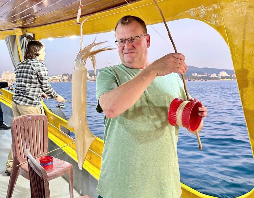 Enjoy Sunset & Night Squid Fishing