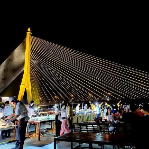 Bangkok: White Orchid Chao Phraya Dinner Cruise free Beer