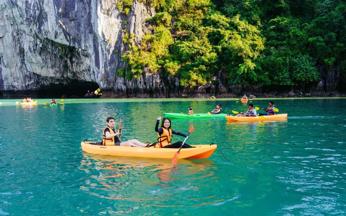 Luxury Ha Long Bay Cruise From Hanoi