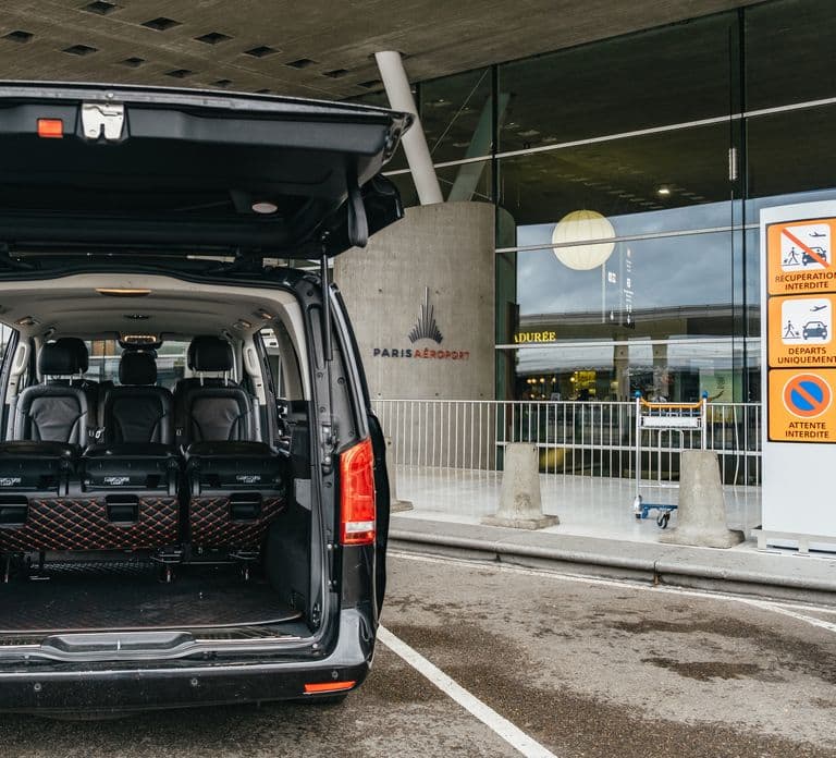 Paris: Standard Private Transfer to/from CDG Airport