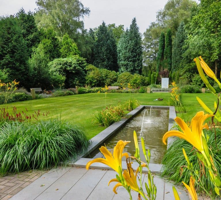 Ohlsdorf Cemetery: 1.5-hour individual guided tour