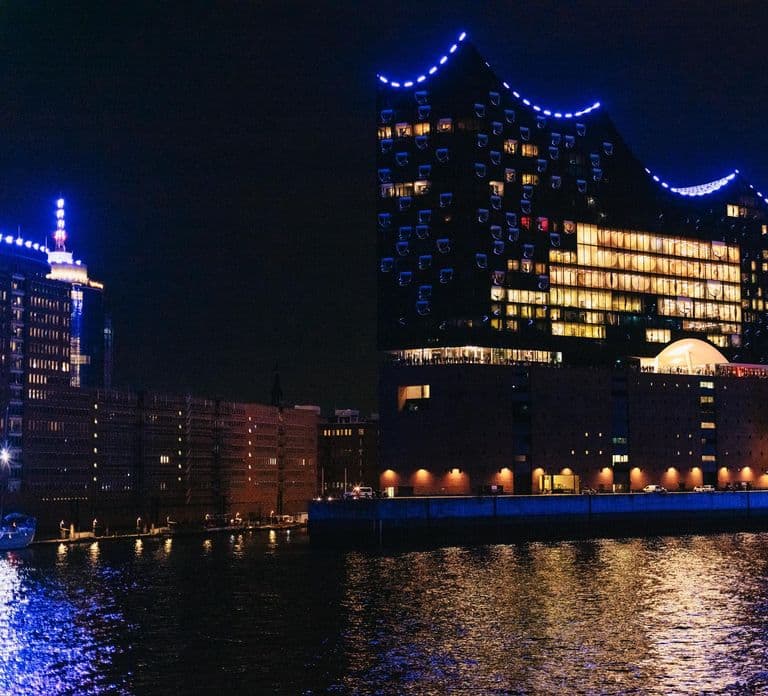 Hamburg: 1-Hour Evening Harbor Lights Cruise