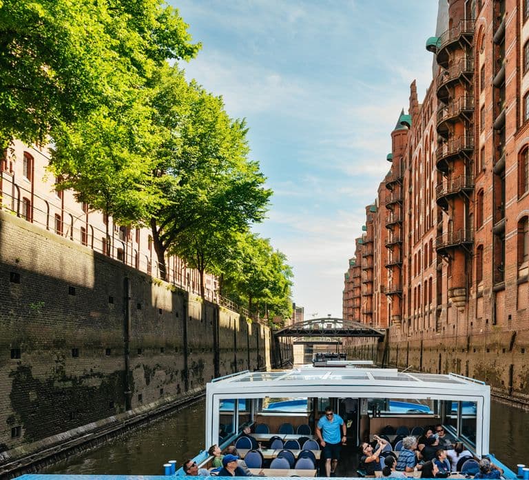 Hamburg: 1.5-Hour Harbor and Speicherstadt Day Cruise