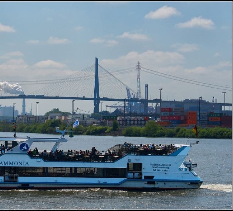Hamburg: 2-Hour Sightseeing Cruise to Blankenese