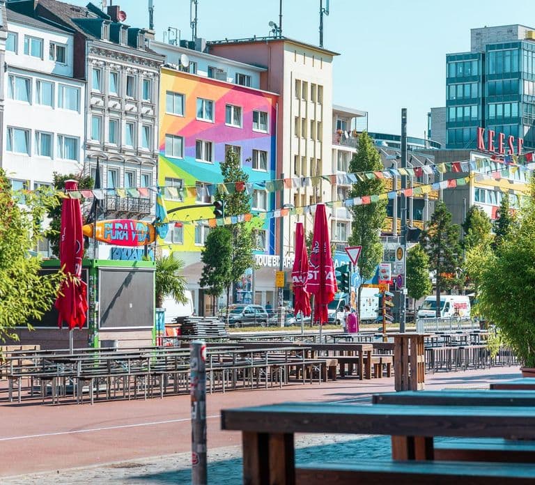 Hamburg: Reeperbahn, Port, & Fish Market Morning Tour